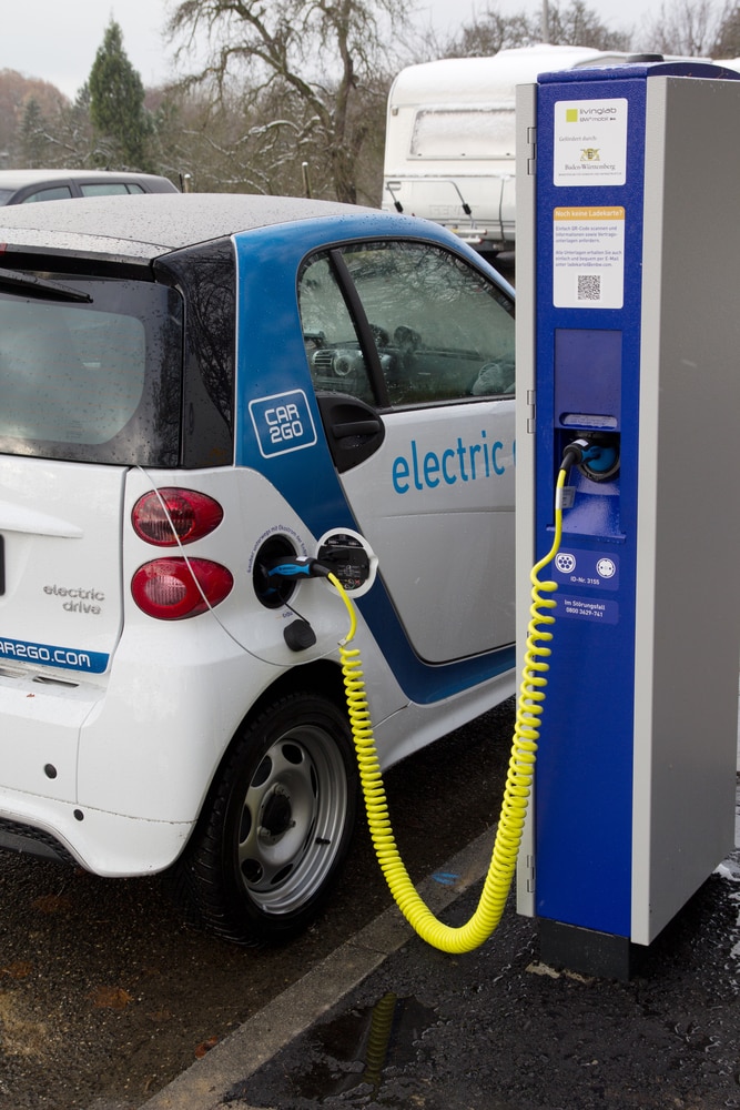 Coche eléctrico de alquiler para moverse por Madrid