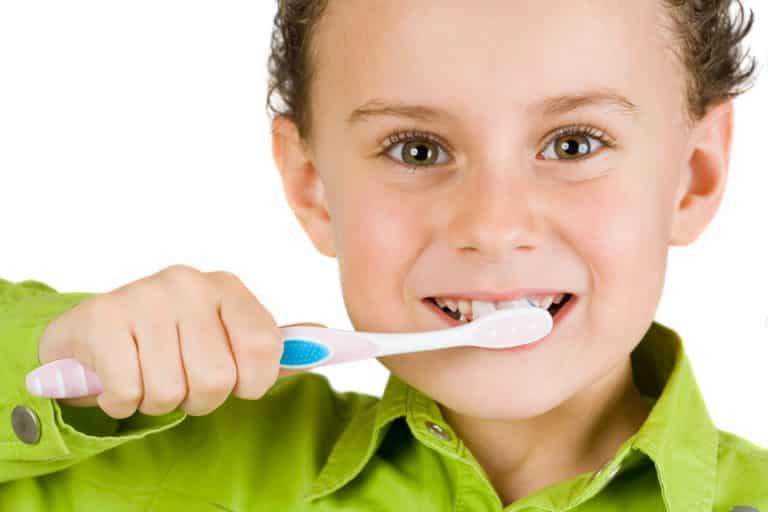 Dentista gratis en Madrid para niños de 6 a 16 años